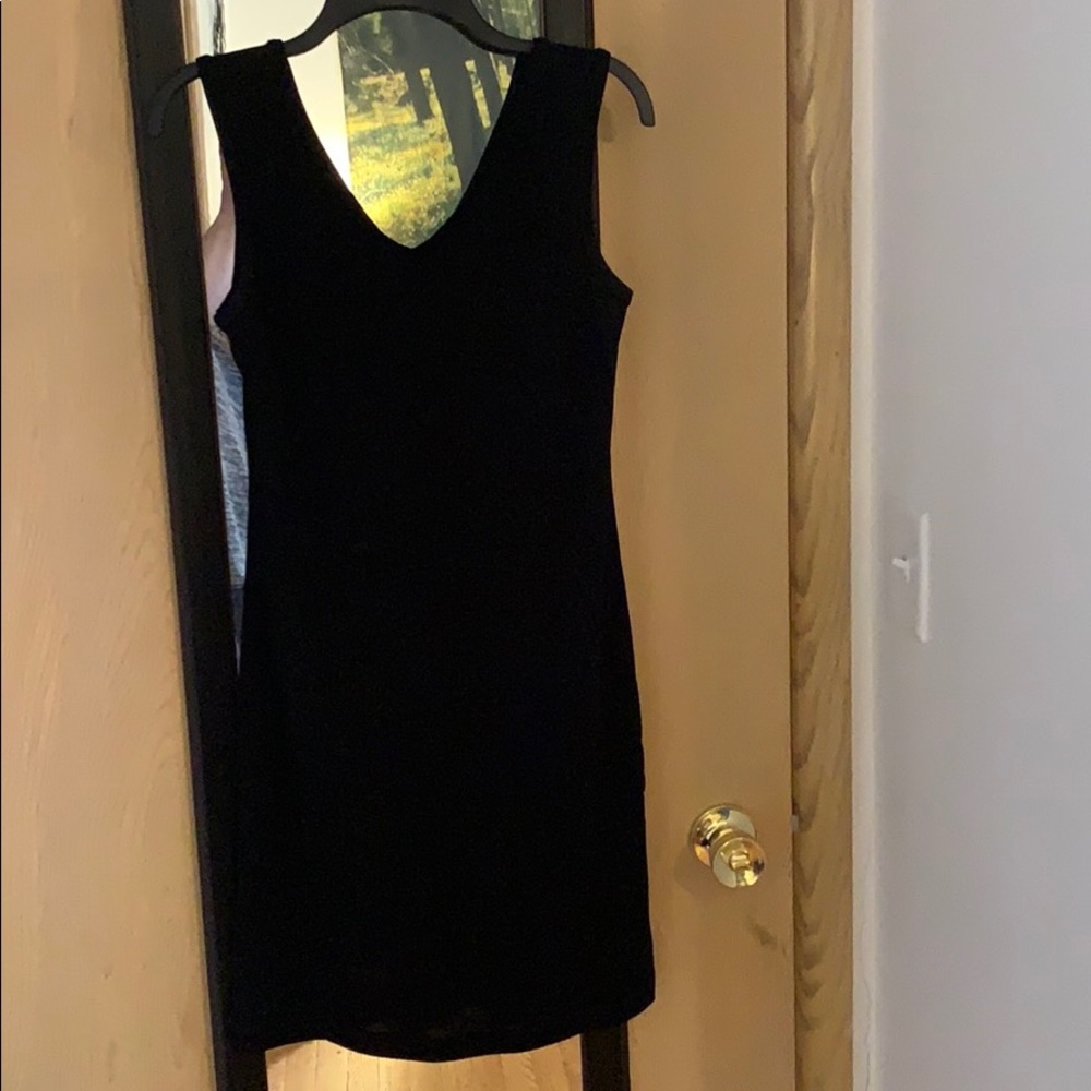 GAP basic black v neck dress
